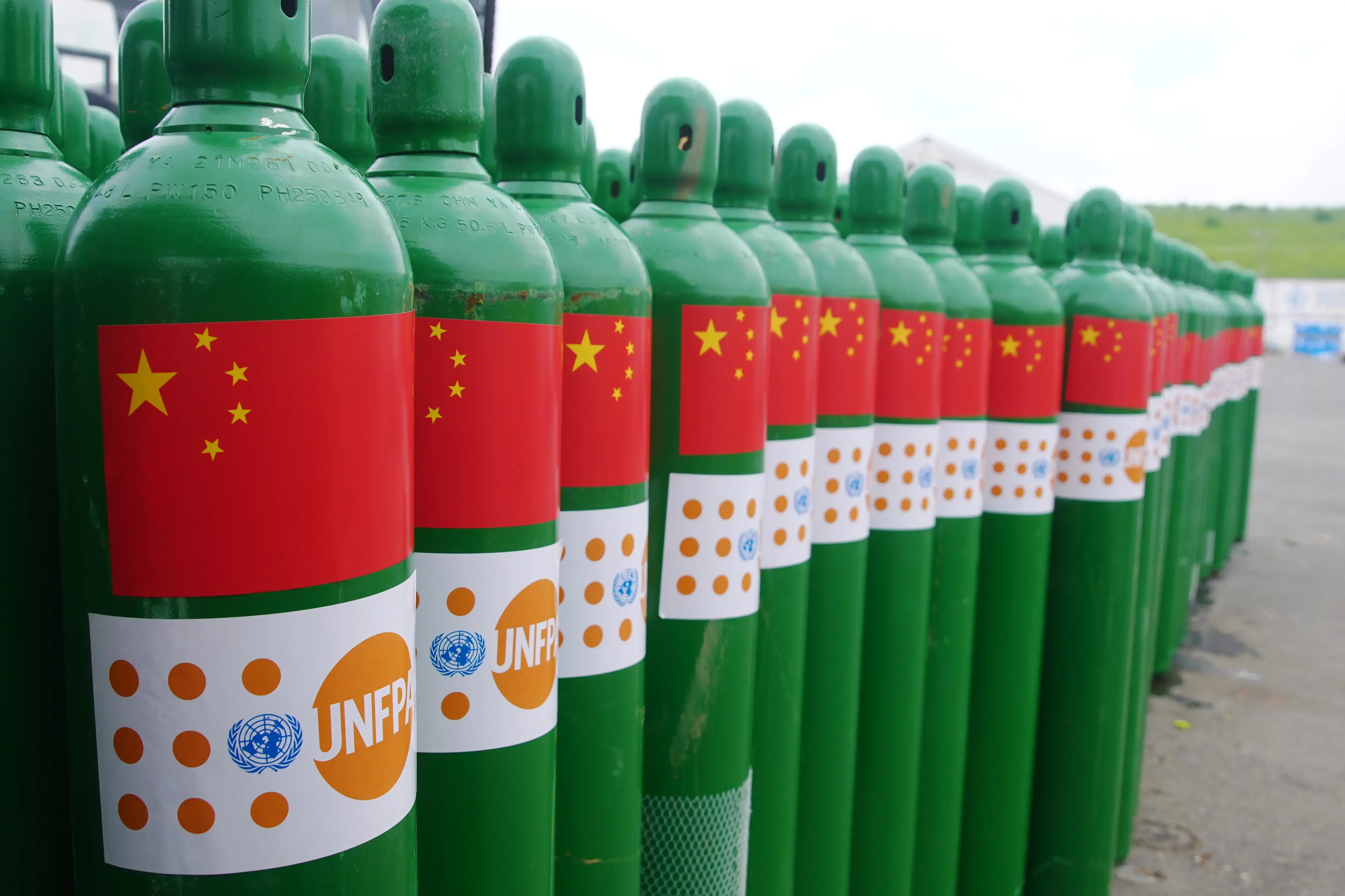 UNFPA delivers 800 units of oxygen cylinders to the Government of Nepal